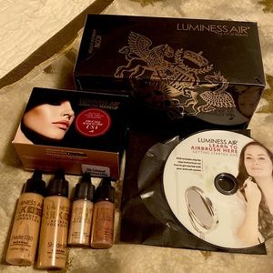 Luminess Icon Airbrush Starter Kit ~New in Packaging~